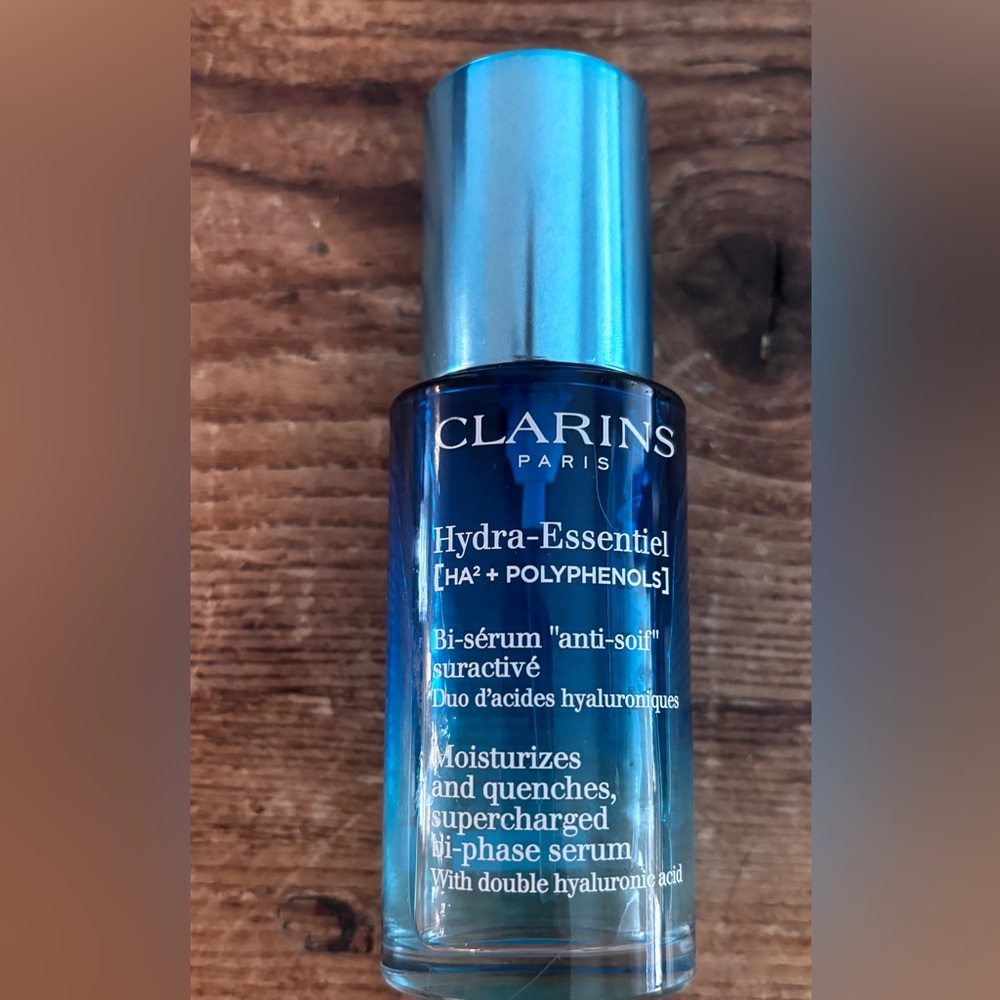Clarins Paris Hydra-Essentiel Serum 75% left